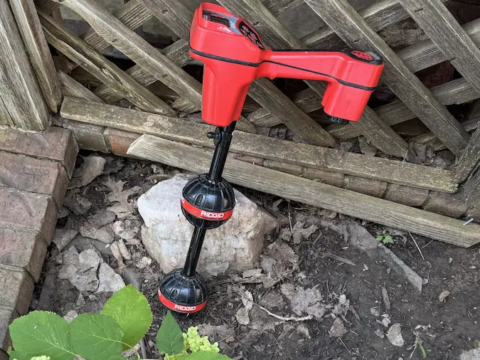 RIDGID sewer line locating equipment used before sewer repair